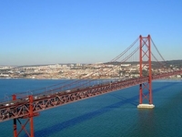 25 de Abril Bridge