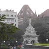 Flora Fountain - With HSBC Bank & High Court In Background