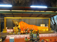 Tham Khao Pun Temple Tham Khao Pun Temple
