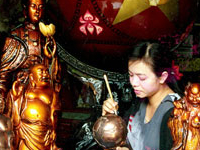 Tuong Binh Hiep Lacquer Village